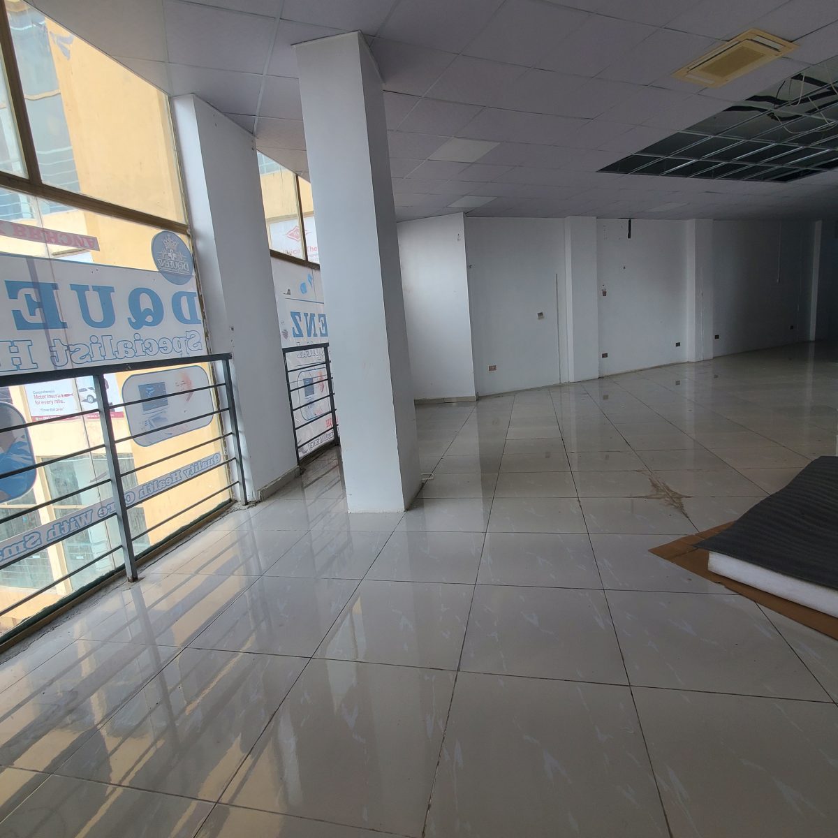 Spacious 118sqm Commercial Space for Lease gallery